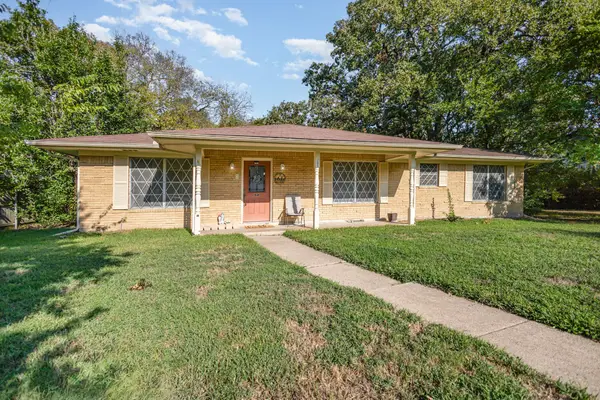 205 Royal Oaks Drive, Greenville, TX 75402