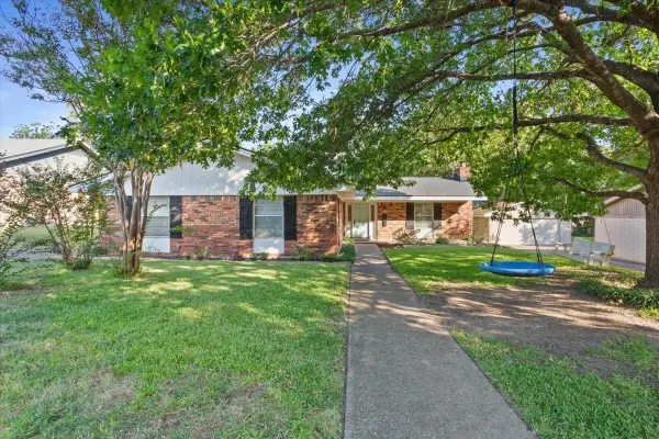 8901 Panther Drive, Woodway, TX 76712