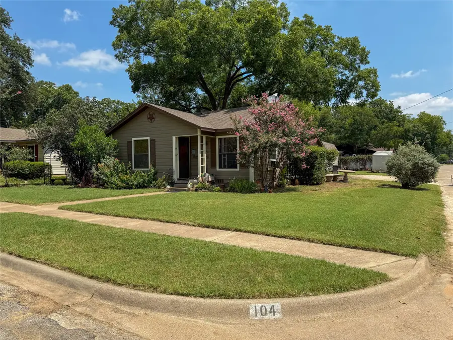 104 Dixon Street, Cleburne, TX 76033 - Image #2