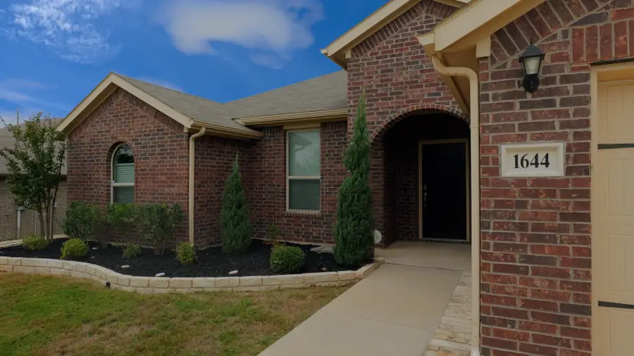 1644 Glade Meadows Drive, Burleson Joshua, TX 76058 - Image #3
