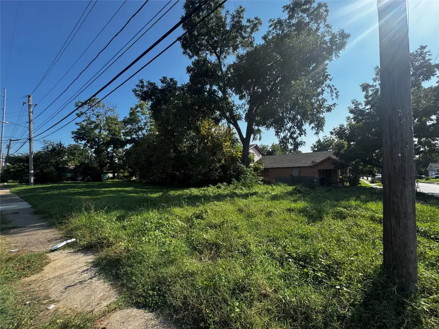 2746 Maurine F Bailey Way, Dallas, TX 75215 - Image #2