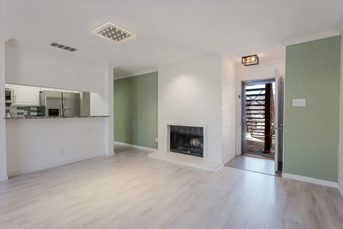 1909 Cloisters Drive #1011, Arlington, TX 76011 - Image #1