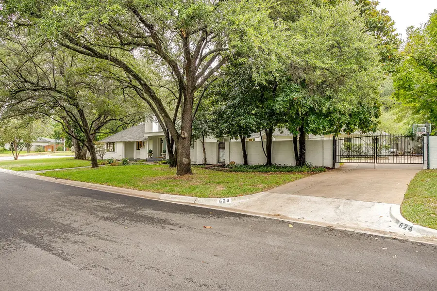 624 Edgefield Road, Fort Worth, TX 76107 - Image #3