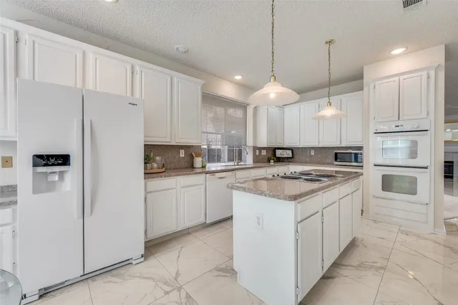 2619 Hidden Ridge Drive, Arlington, TX 76006 - Image #3