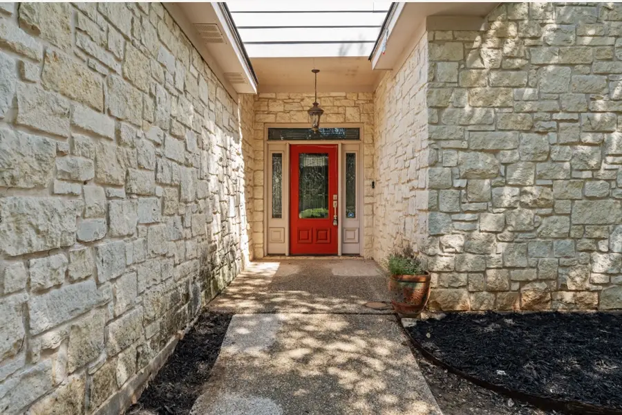 10109 Seville Court, Waco, TX 76708 - Image #2