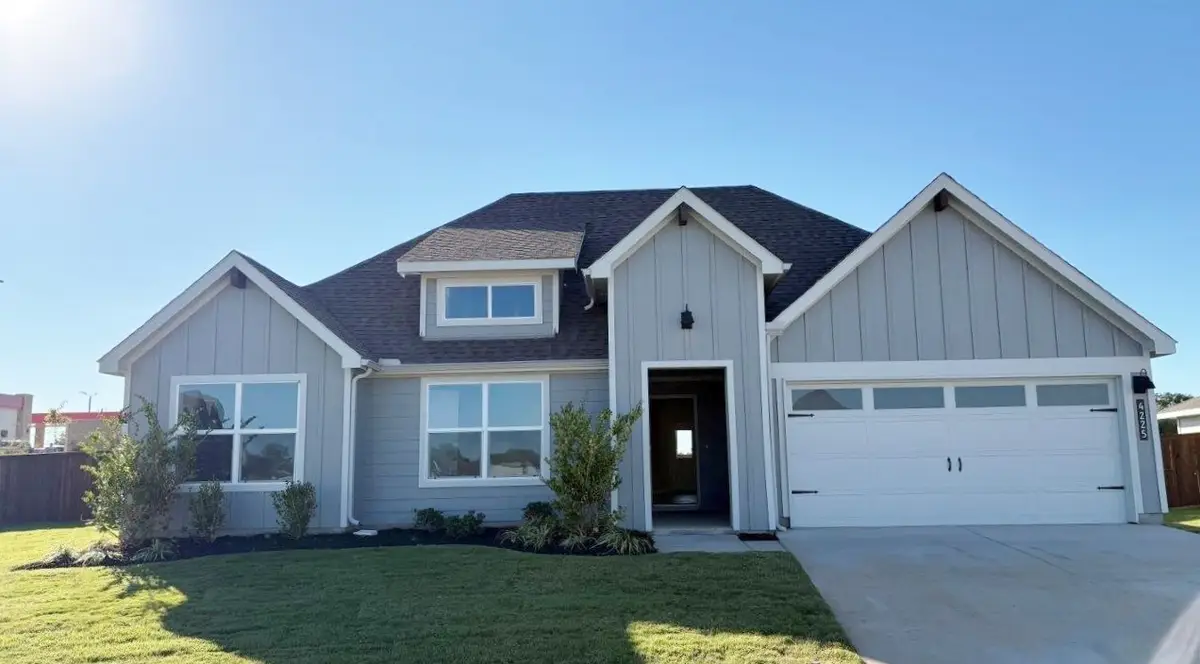 4225 Cornerstone Circle, Granbury, TX 76048 - Image #1