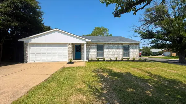 6933 Glenhurst Drive, North Richland Hills, TX 76182