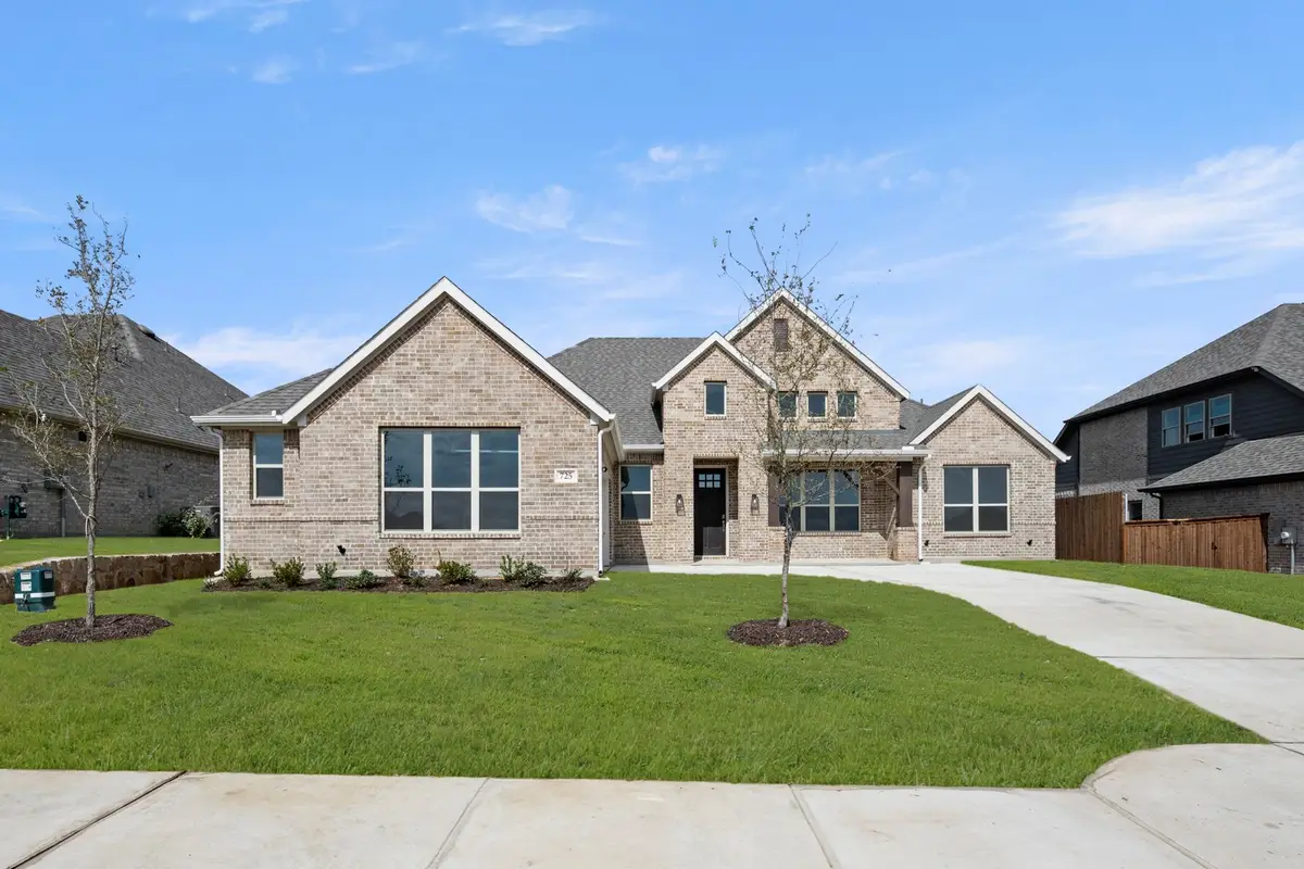 725 Carriage Hill Road, Midlothian, TX 76065 - Image #1