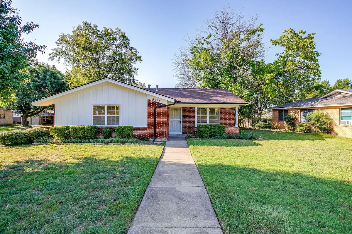 6712 Yosemite Drive, Fort Worth, TX 76112 - Image #1