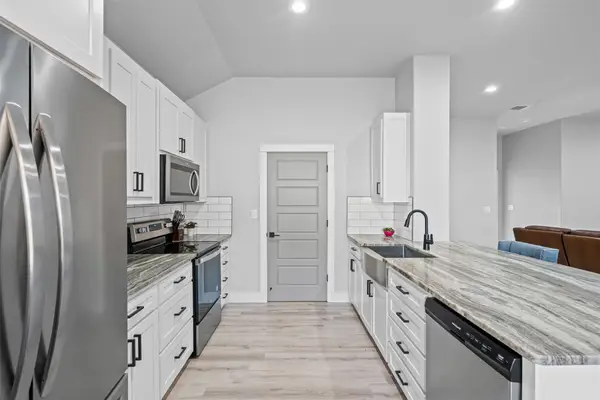 2500 Creek Drive, Granbury, TX 76048