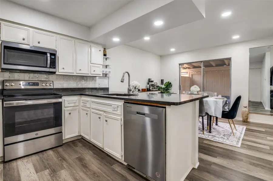 801 Shady Creek Lane, Bedford, TX 76021 - Image #2