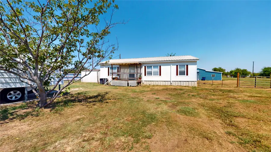 18648 Doubletree Drive, Justin, TX 76247 - Image #2