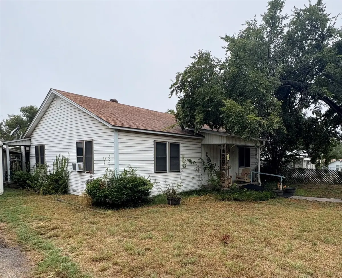 407 N Lane Street, Decatur, TX 76234 - Image #1