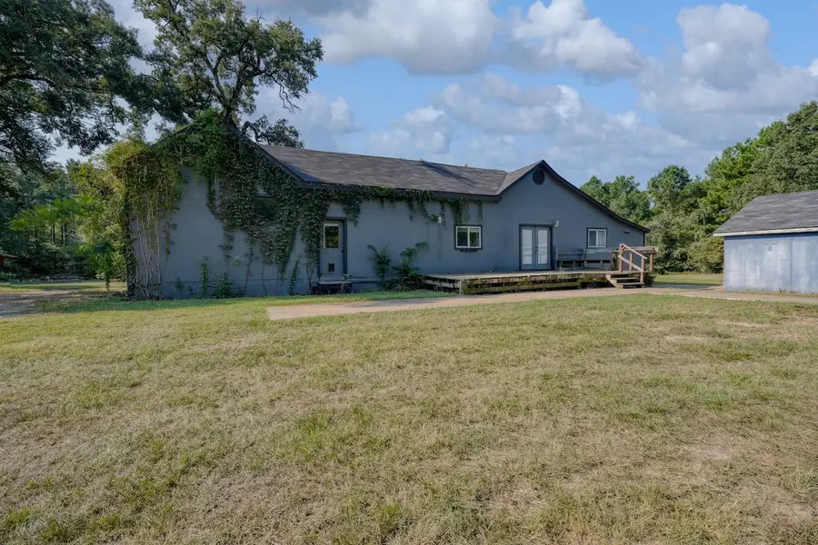 2071 W Point Tap Road, Palestine, TX 75803 - Image #3