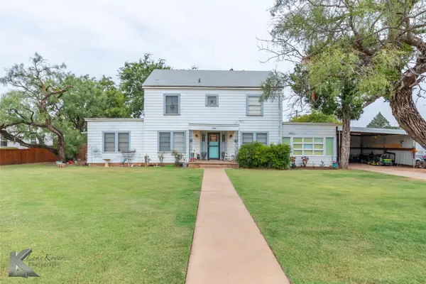 1005 E Wells Street, Stamford, TX 79553