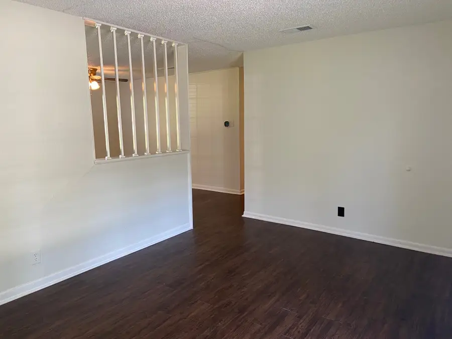 621 Hillside Drive, Sherman, TX 75090 - Image #2