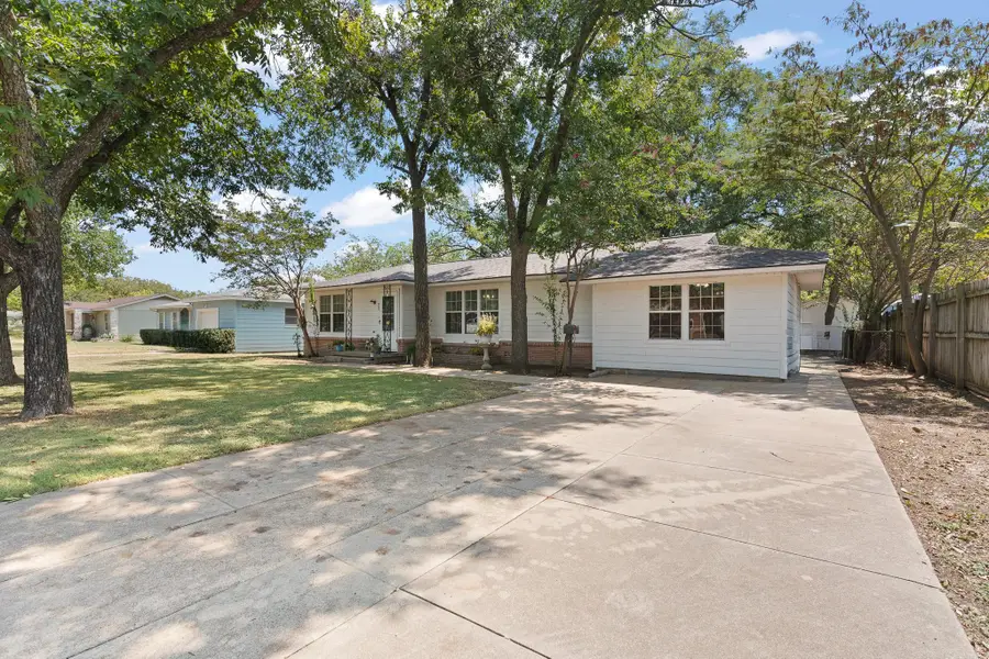 805 Marengo Street, Cleburne, TX 76033 - Image #3