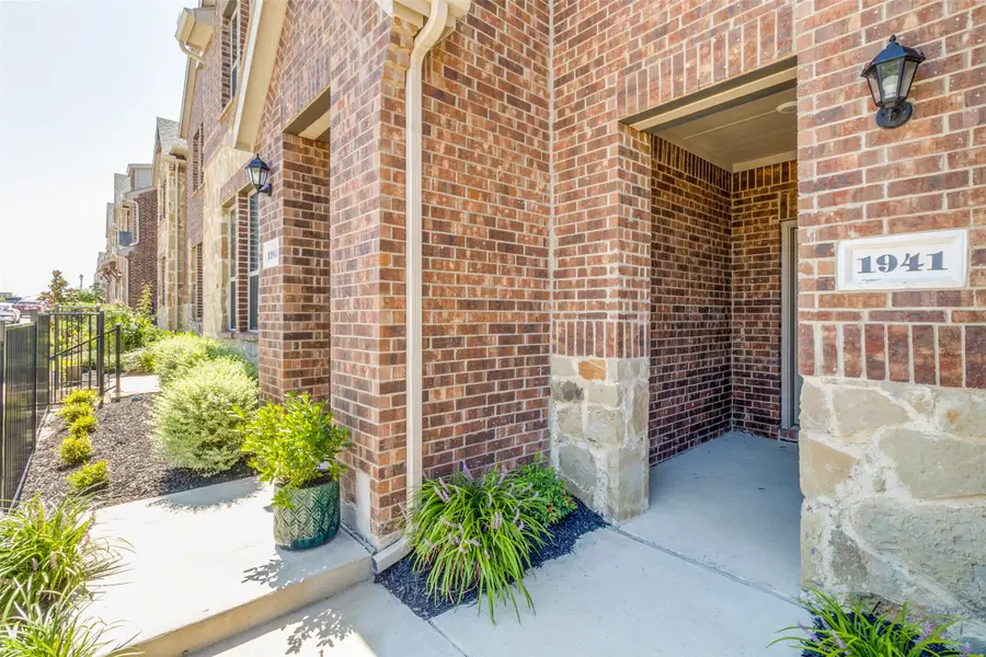 1941 Buffalo Hill Drive, Mesquite, TX 75149 - Image #3