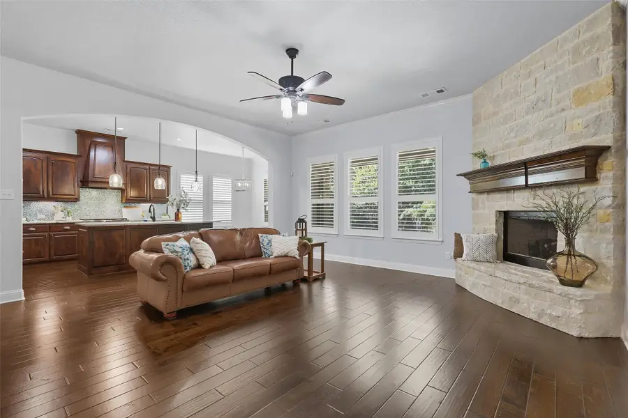 245 Prairie Oak Court, Burleson, TX 76028 - Image #3