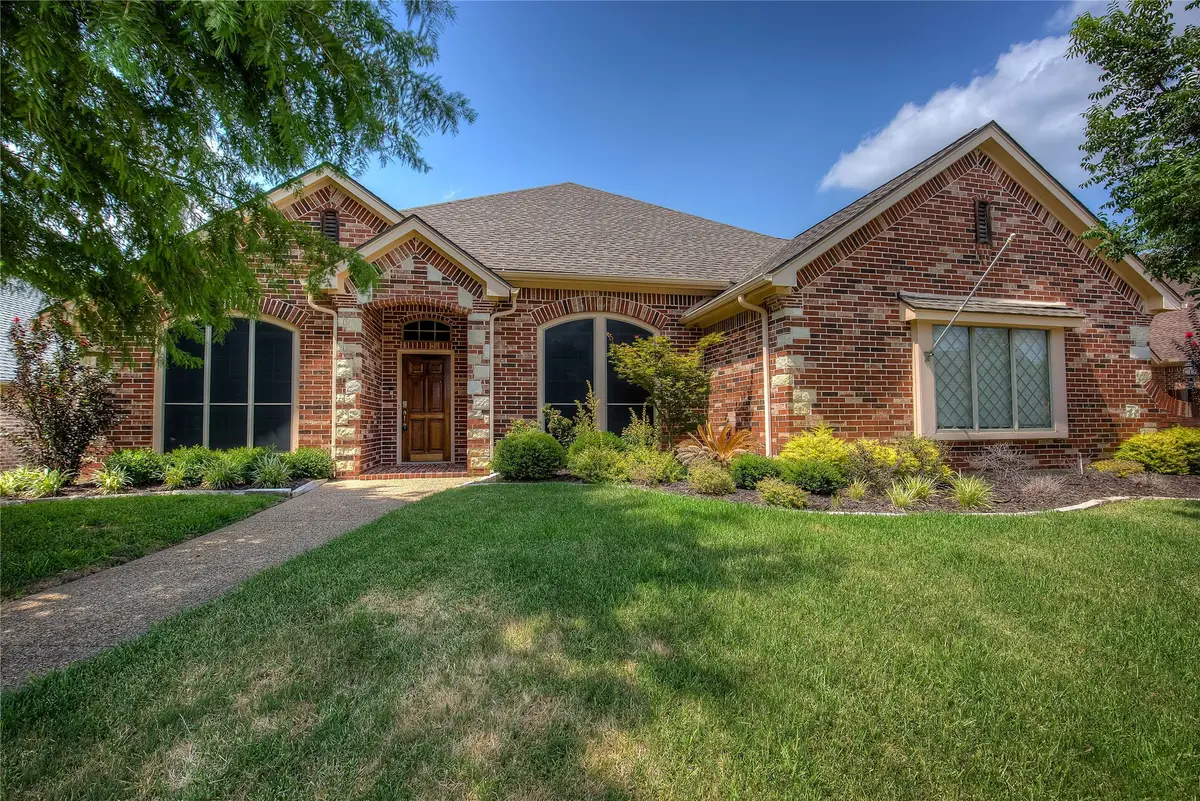 7909 Chapelwood Drive, North Richland Hills, TX 76182 - Image #1