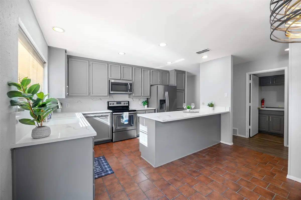 2216 Winter Sunday Way, Arlington, TX 76012 - #1