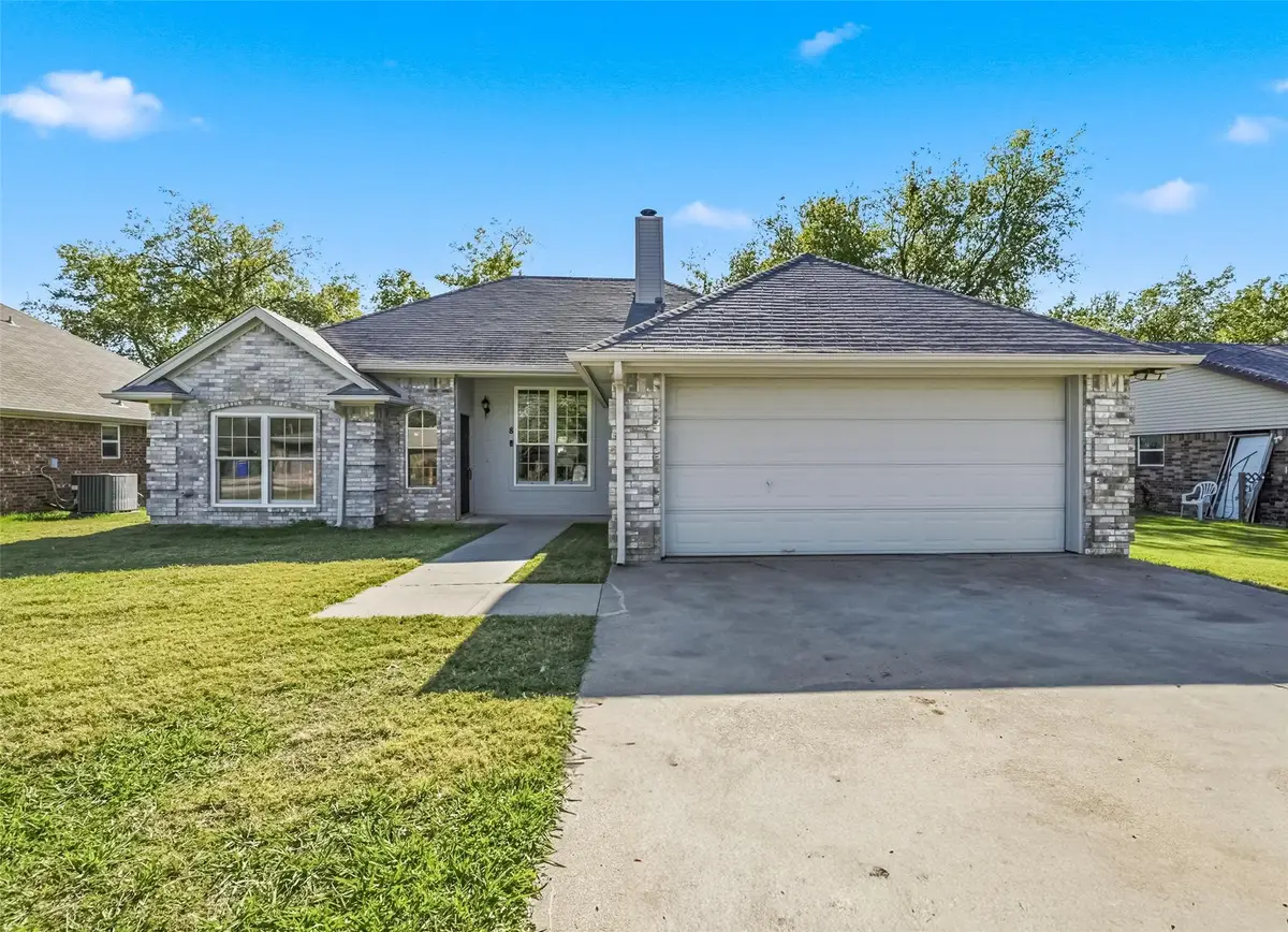 8 S Sharon Drive, Krum, TX 76249 - Image #1