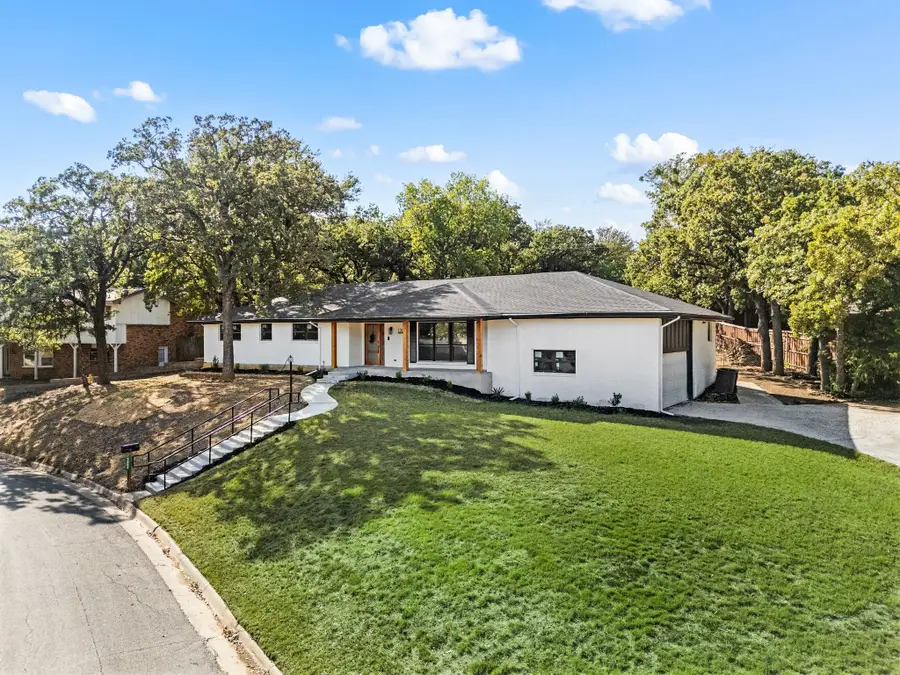 1200 Tanglewood Trail, Euless, TX 76040 - Image #3