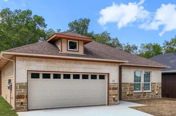 411 Henderson Street, Bonham, TX 75418