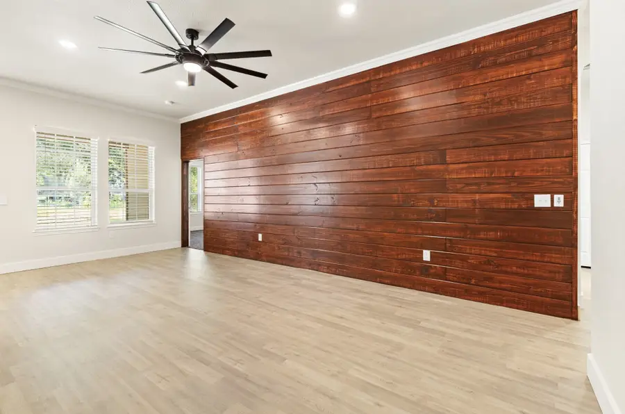 411 Henderson Street, Bonham, TX 75418 - Image #2