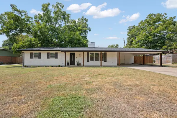 806 S Colonial Drive, Cleburne, TX 76033