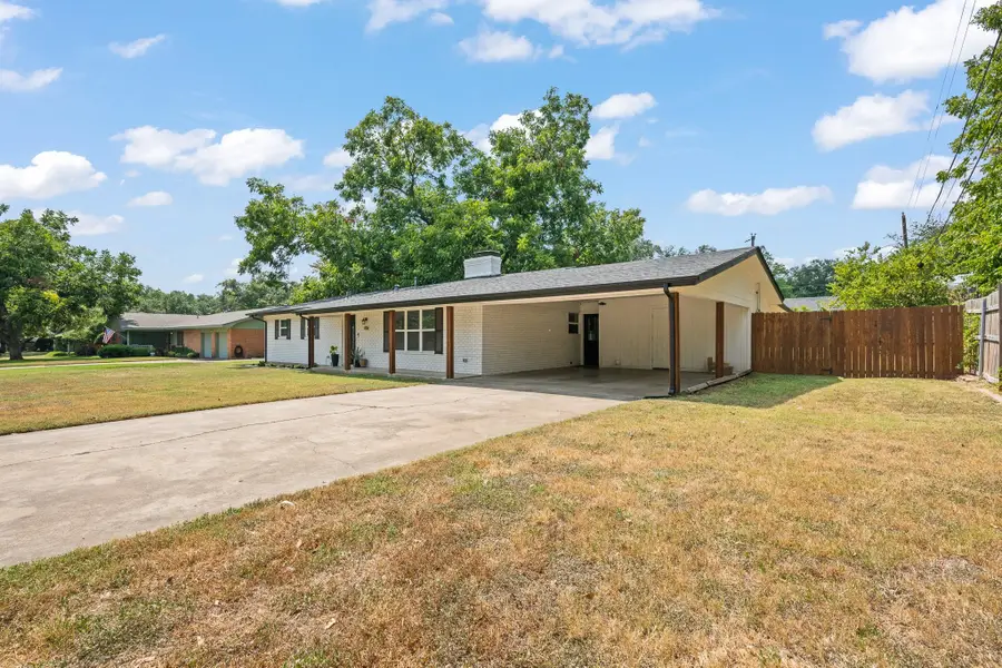 806 S Colonial Drive, Cleburne, TX 76033 - Image #3