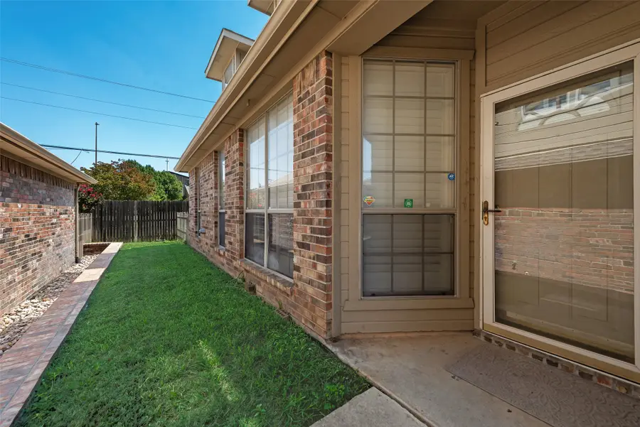 1230 Woodland Park Drive, Hurst, TX 76053 - Image #2