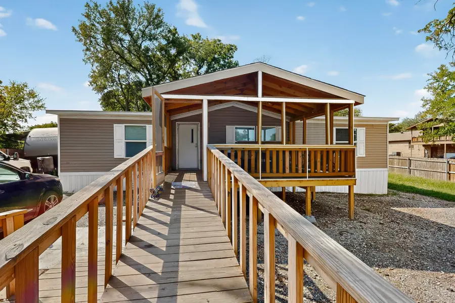 7219 Rucker Street, Azle, TX 76020 - Image #2