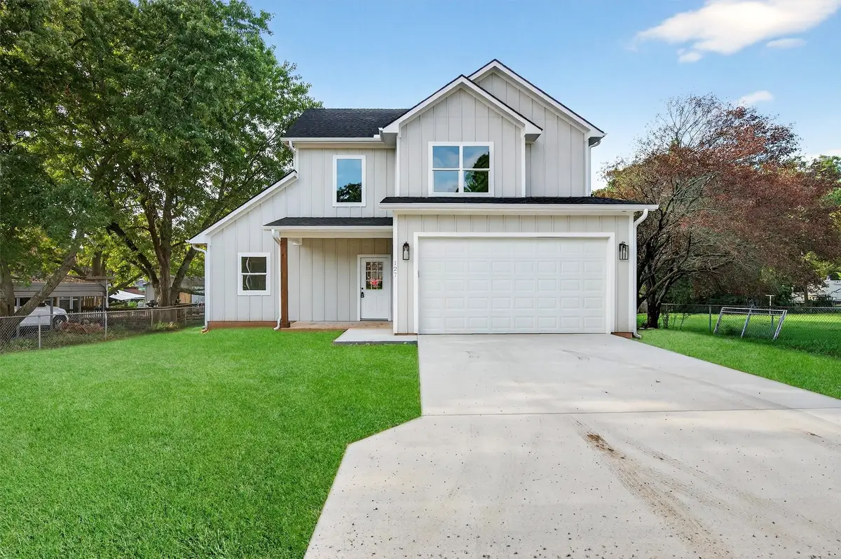 127 Graves Circle, Pottsboro, TX 75076 - Image #1