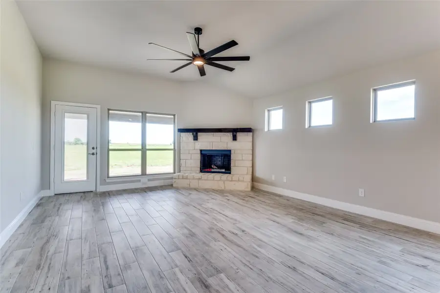 7511 West Line Road, Collinsville, TX 76233 - Image #2