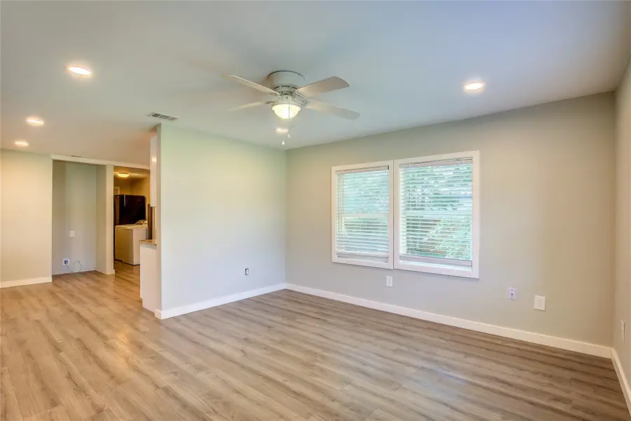 911 S 4th Street, Bonham, TX 75418 - Image #3