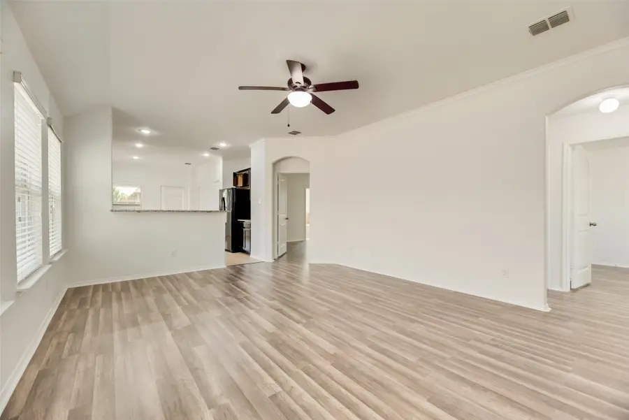 601 Crazy Horse Drive, Aubrey, TX 76227 - Image #3