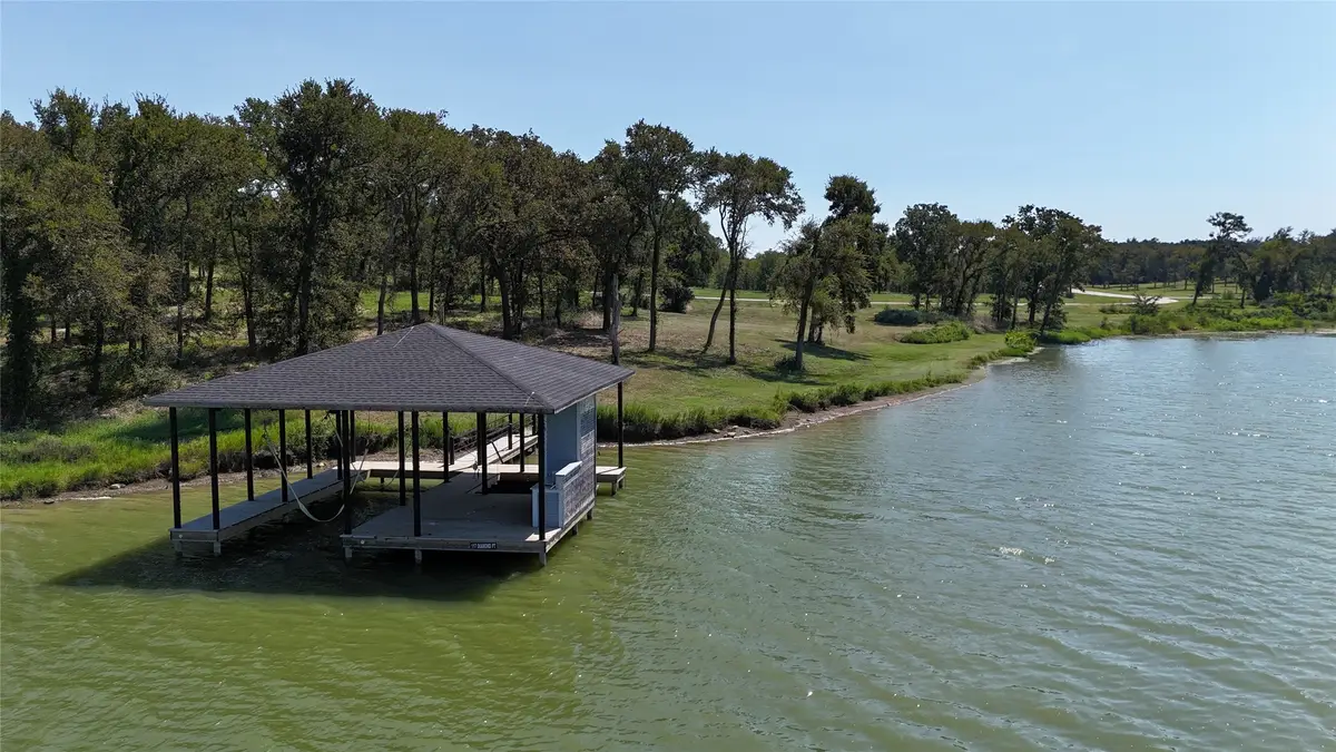 117 Diamond Point Drive, Corsicana, TX 75109 - Image #1