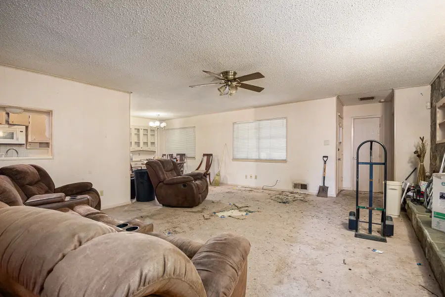 4616 Starlight Drive, Haltom City, TX 76117 - Image #3