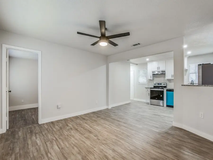 1033 Glynn Drive, Garland, TX 75040 - Image #2