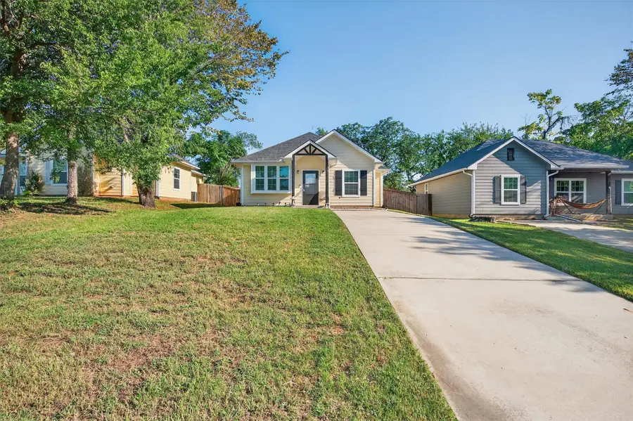 425 W Johnson, Denison, TX 75020 - Image #2