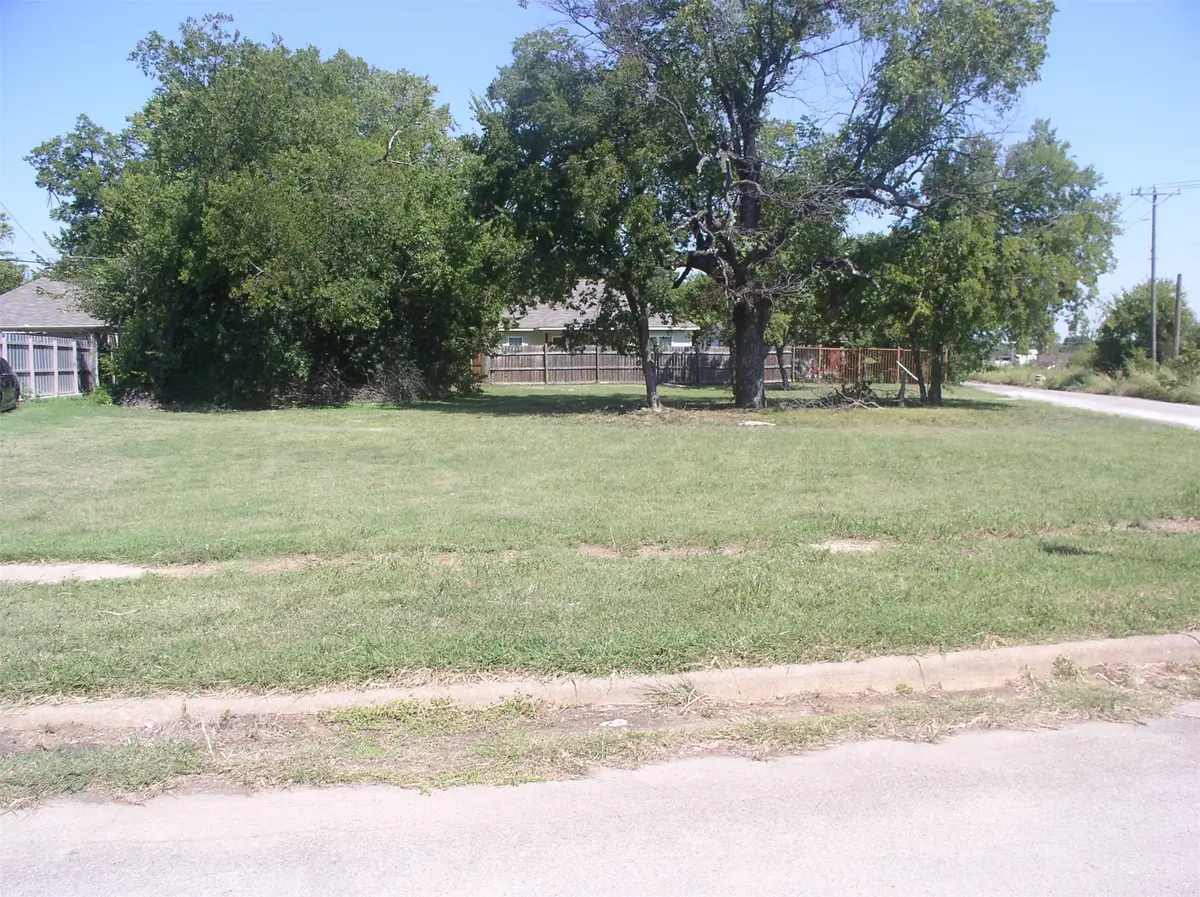 1433 E Arlington Avenue, Fort Worth, TX 76104 - Image #1