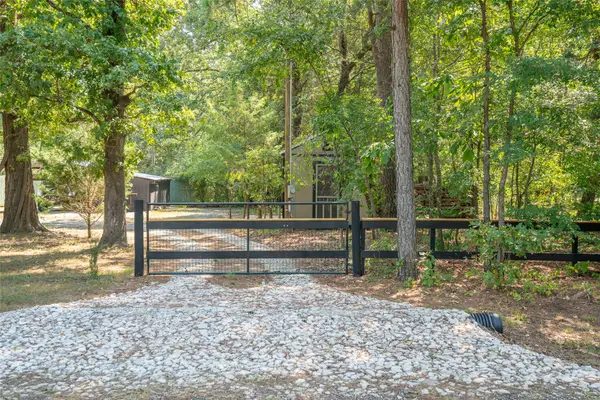 121 Cr 2201, Hooks, TX 75561