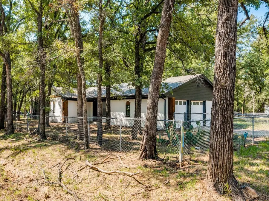 1301 Fox Hollow Court, Pelican Bay, TX 76020 - Image #2