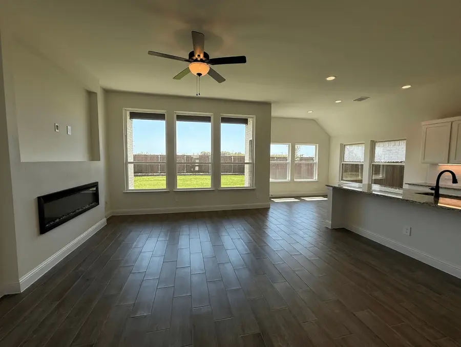 5005 Meadow Vista Lane, Fort Worth, TX 76036 - Image #3