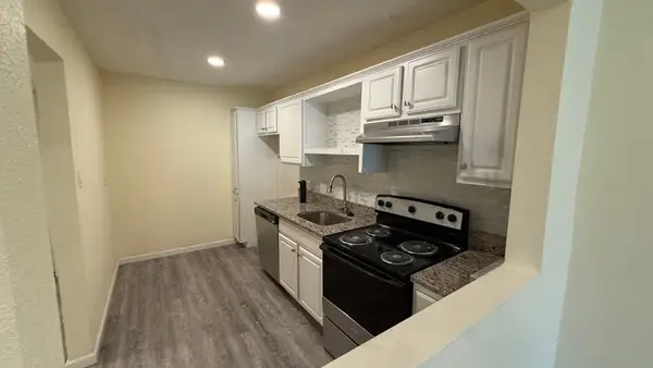 5065 Ridglea Lane #1009, Fort Worth, TX 76116