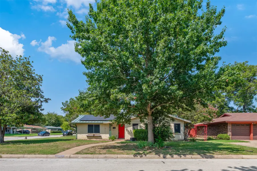 2108 Bettibart Street, Fort Worth, TX 76134 - Image #2