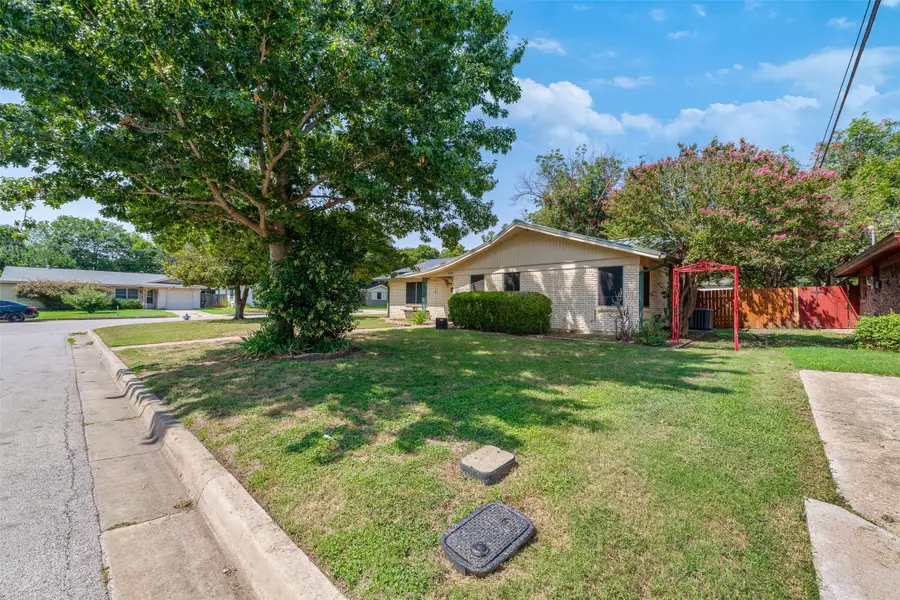 2108 Bettibart Street, Fort Worth, TX 76134 - Image #3