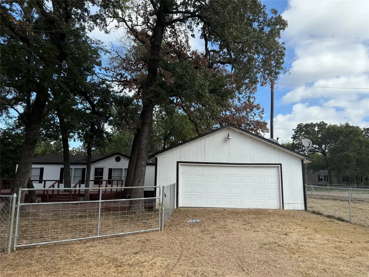 100 Crow Street, Mabank, TX 75156 - Image #1