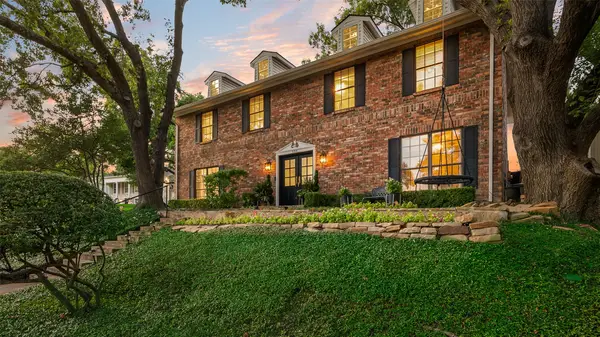 9315 Moss Circle Drive, Dallas, TX 75243